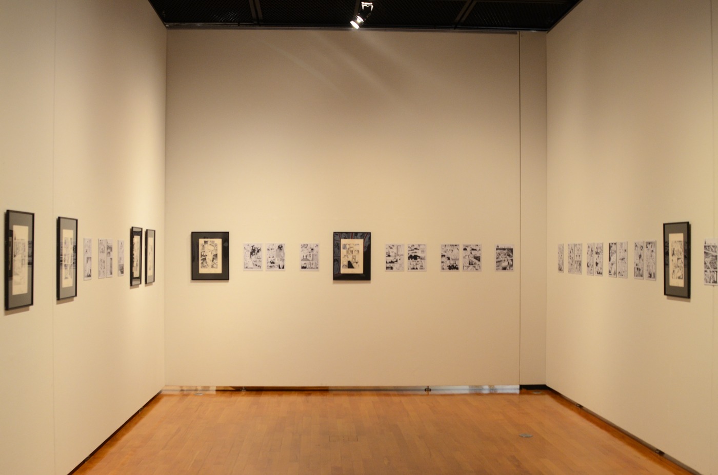 「連載50周年記念特別展『さいとう・たかを ゴルゴ13』用件を聞こうか……」の様子。