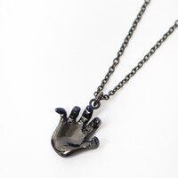 「Re:ゼロから始める異世界生活」ネックレス (c)長月達平・株式会社KADOKAWA刊／Re:ゼロから始める異世界生活製作委員会