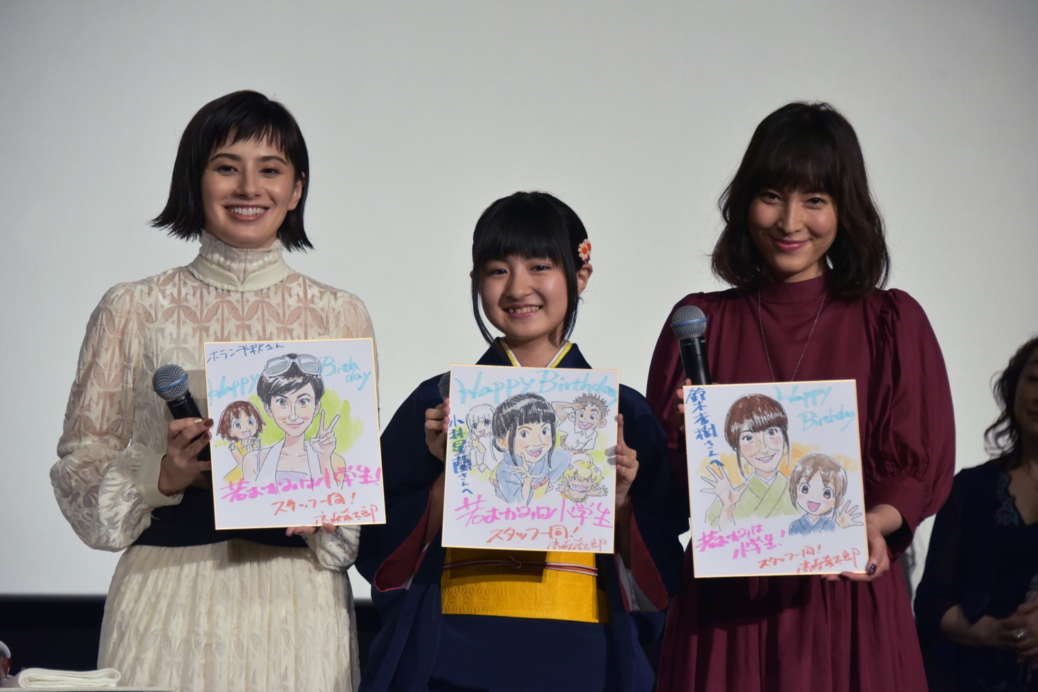 高坂から3人に送られた似顔絵色紙。