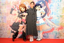 左からキュアブラック、山本美月、キュアホワイト。