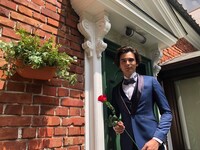 王子様役の岡本至恩。