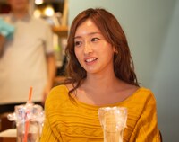 瀬戸石美香役の梅田彩佳。