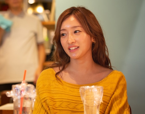 瀬戸石美香役の梅田彩佳。