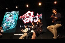 「東京ゲームショウ2018」にて行われた、ゲーム「甲鉄城のカバネリ -乱-」のステージイベントの様子。左から千本木彩花、小松昌平、黒沢ともよ、梅原裕一郎。