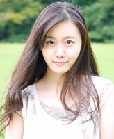 朝比奈蓮華役の鈴木つく詩。