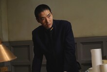 柄本佑扮する田中正二郎。