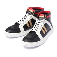 フェイト・T・ハラオウンモデルのスニーカー。