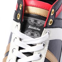 フェイト・T・ハラオウンモデルのスニーカー。