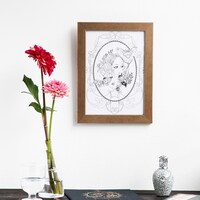 「安野モヨコのぬり絵」を飾ったイメージ。