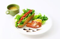 「オードリー・バーンの朝食」(c)創通・サンライズ