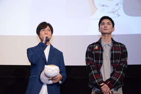 左から神谷浩史、高良健吾。