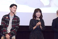 左から高良健吾、島本須美。