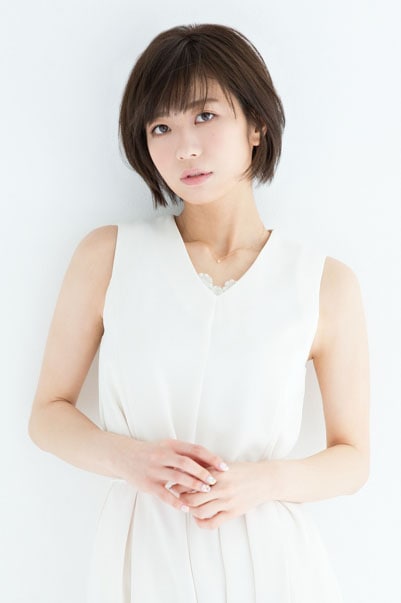 押守なな役の安済知佳。