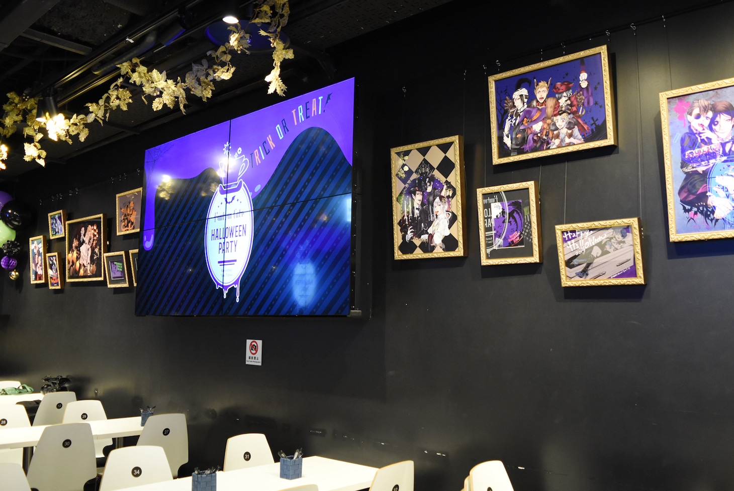 「黒執事 Funtom Cafe ～Halloween Party～」店内の様子。