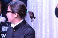 髪を切られたほのか。