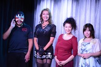 舞台「ミュージカル・まいっちんぐマチコ先生～画業45周年だよマンガ道～」会見より。