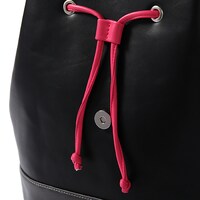 百モデルのリュック。