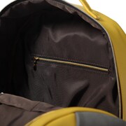 六弥ナギモデルのリュック。