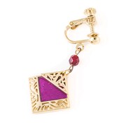 ゼロモデルのイヤリング。