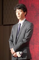佐藤信介監督