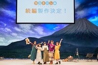 「ゆるキャン 秘密結社ブランケット入団説明会 2018 Autumn」の様子。左から高橋李依、東山奈央、花守ゆみり、豊崎愛生、原紗友里。