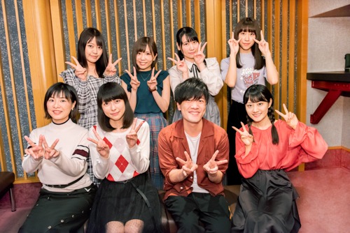 メインキャストの集合写真。