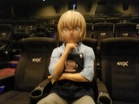 「名探偵コナン ゼロの執行人（しっこうにん）」“4Dアトラクション執行上映”で揺れを体験する安室透。