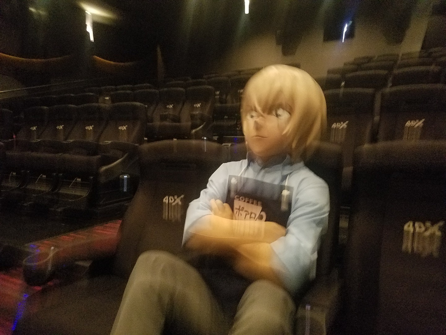 「名探偵コナン ゼロの執行人（しっこうにん）」“4Dアトラクション執行上映”で想像以上の揺れを体感する安室透。
