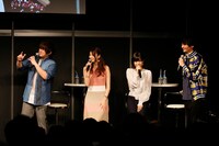 「電撃文庫25周年記念 秋の電撃祭」ステージの様子。左から松岡禎丞、戸松遥、茅野愛衣、島崎信長。