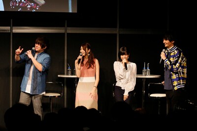 「電撃文庫25周年記念 秋の電撃祭」ステージの様子。左から松岡禎丞、戸松遥、茅野愛衣、島崎信長。