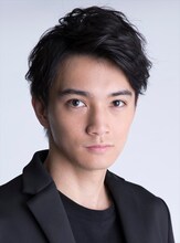 ギイ・クリストフ・レッシュ役の越智友己。