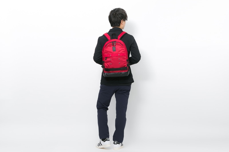 遠坂凛モデルのバッグの着用イメージ。