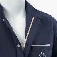 セイバーモデルのシャツ。