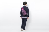 間桐桜モデルのバッグの着用イメージ。