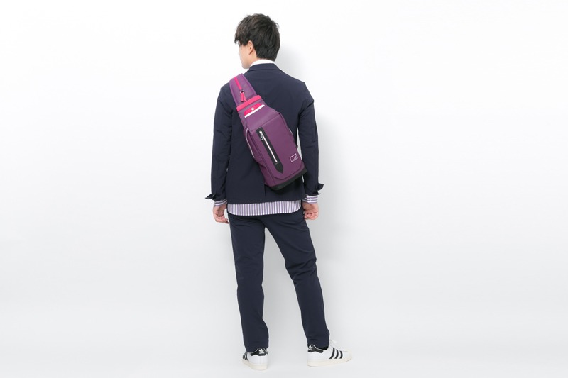 間桐桜モデルのバッグの着用イメージ。