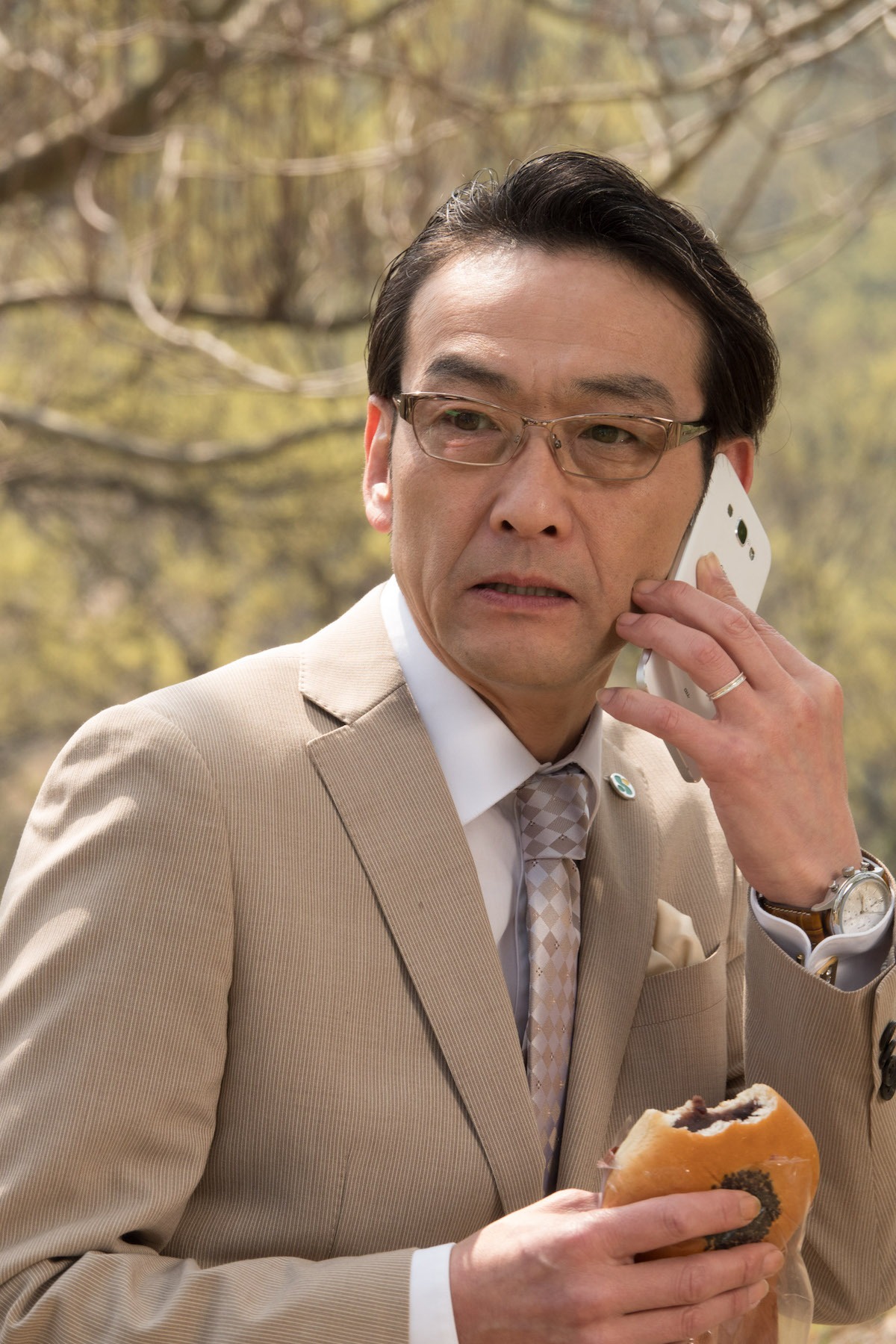 吹越満演じる佐々木和男。