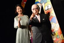 「藤子不二雄(A)展 －(A)の変コレクション－」オープニングセレモニーの様子。左から宮沢りえ、藤子不二雄(A)。