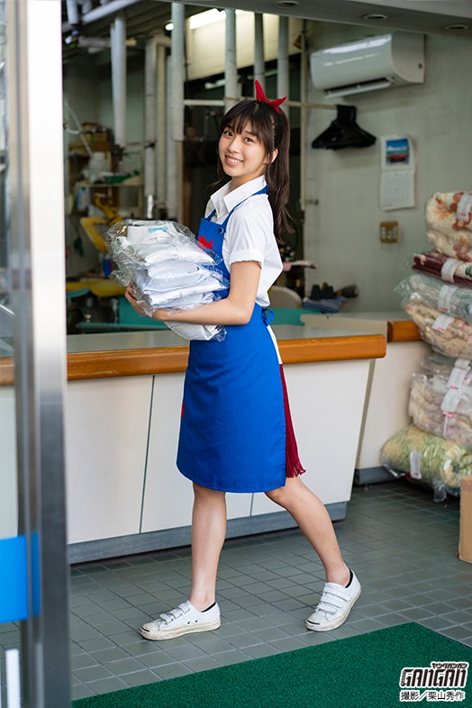 ヤングガンガンNo.21には掲載されていない、牧野真莉愛の未公開カット。（撮影：栗山秀作）