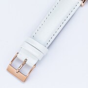 毛利蘭モデルの腕時計。