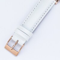 毛利蘭モデルの腕時計。