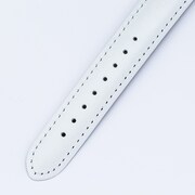 毛利蘭モデルの腕時計。