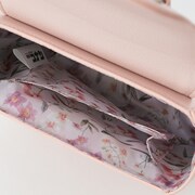 毛利蘭モデルのバッグ。