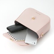 毛利蘭モデルのバッグ。