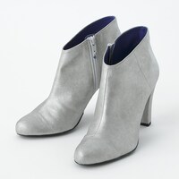 怪盗キッドモデルのシューズ。