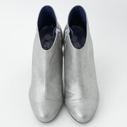 怪盗キッドモデルのシューズ。