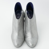 怪盗キッドモデルのシューズ。