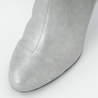 怪盗キッドモデルのシューズ。