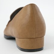 毛利蘭モデルのシューズ。