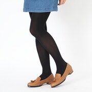 毛利蘭モデルのシューズ使用例。