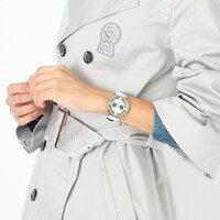 怪盗キッドモデルの腕時計使用例。